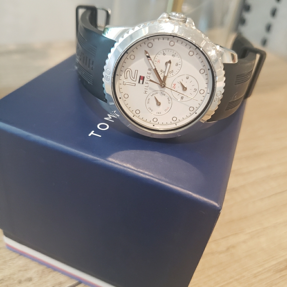 Women Tommy hilfiger watch